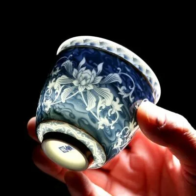 Tasse à thé ou café en porcelaine, peinte à la main